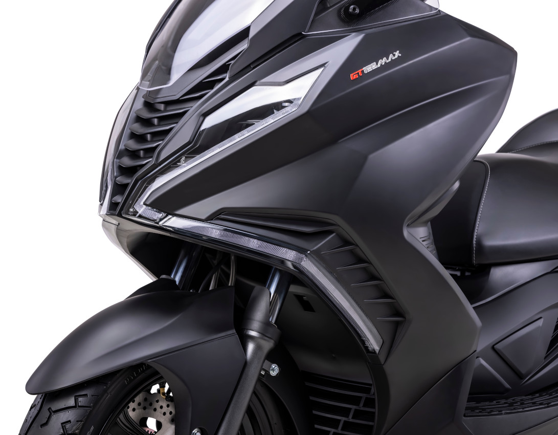 Motorroller Fighter 125 R GT Max schwarz 95 km/h 4-Ventiler Euro 5+ Großraumroller Leichtkraftrad Scooter 125ccm