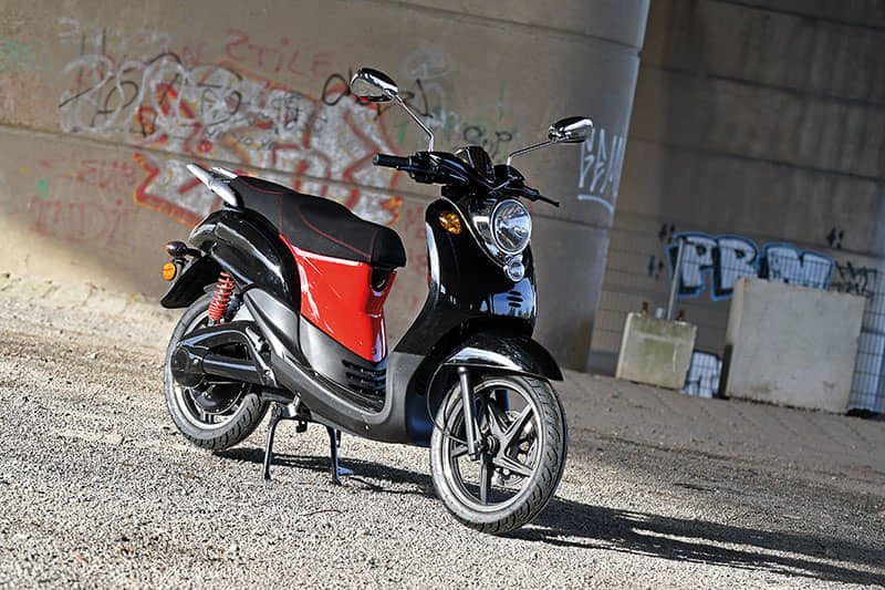 Elektroroller Scoody 45 TR 1500 Watt Lithium-Ionen-Akku 45 km/h E-Scooter E-Roller Motorroller mit Straßenzulassung