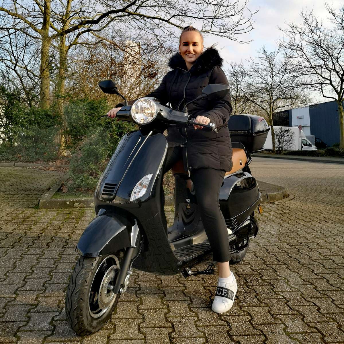 Elektroroller E-City 45 Retro 45 km/h schwarz E-Roller E-Scooter Mokick Motorroller