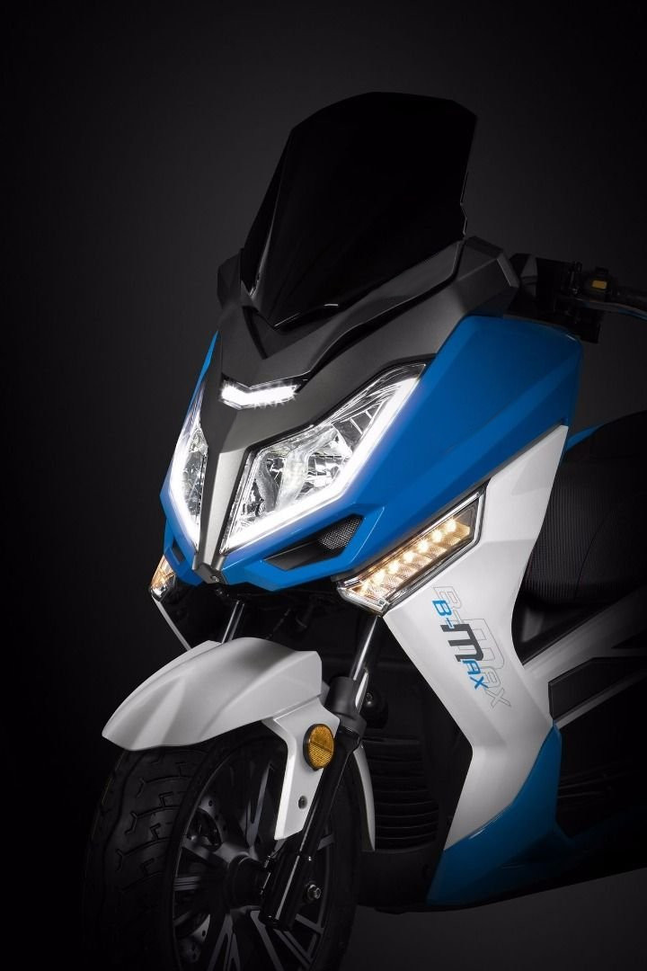 Motorroller Firejet 125 BMAX weiß-blau Euro 5 Scooter Roller 125 ccm 4 Takt